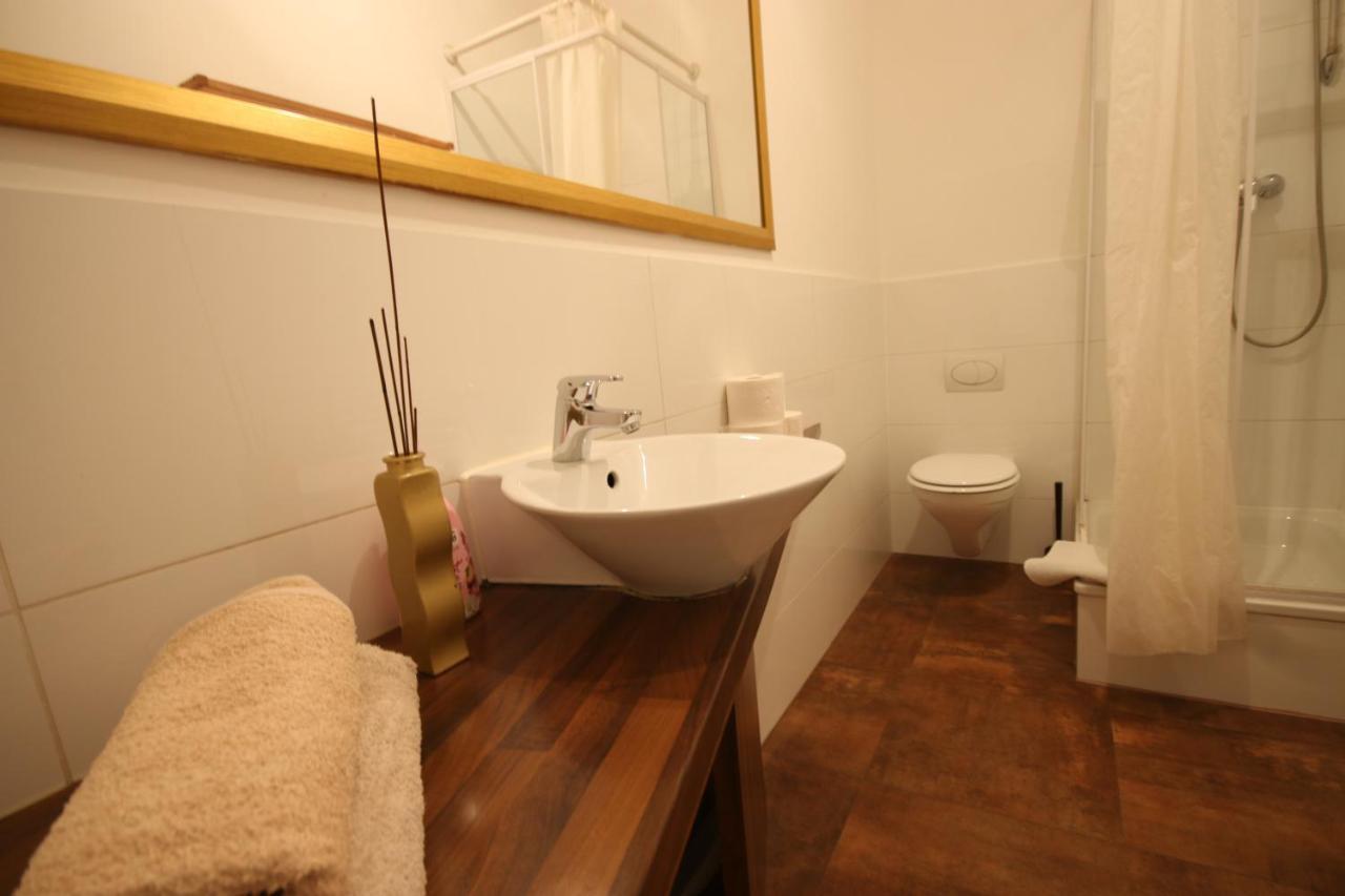 Moderne Studio Apartments Und 120Qm Wohnungen In Oberhausen, Ideal Fuer Geschaeftsreisende Und Monteure 오버하우젠 외부 사진